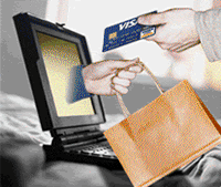 Ilustração de uma mão saindo da tela do notebook, segurando uma bolsa e outra mão fora entregando um cartão bancário.